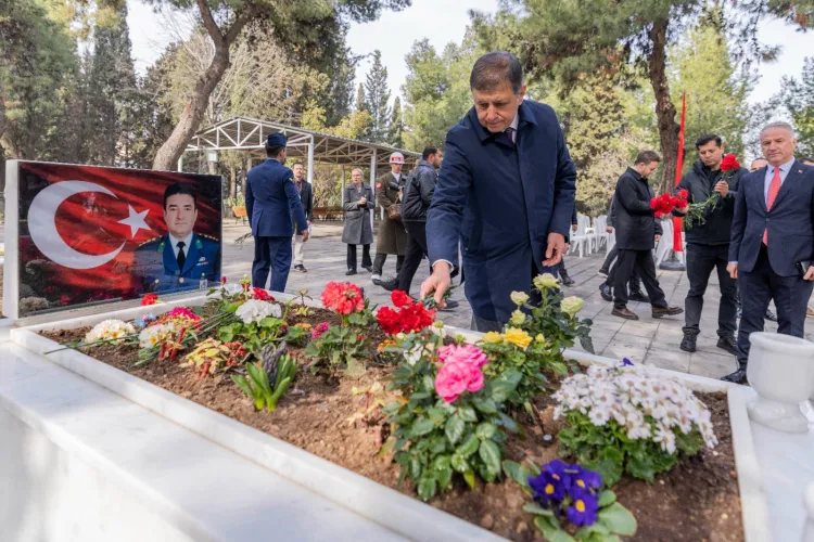 İzmir Kadifekale’de şehitler dualarla anıldı