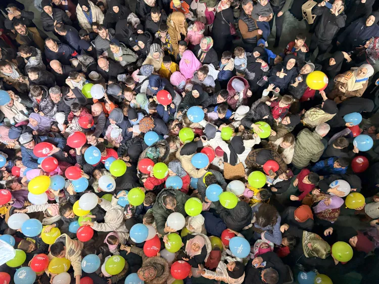 Sakarya'da 16 ilçede 6 bin çocuğa bayram sevinci