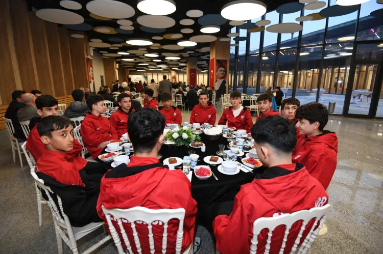 Bursa Osmangazi’de spor camiası iftar sofrasında buluştu