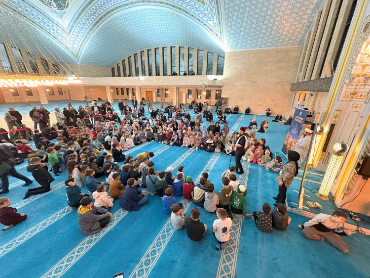 Sakarya'da 16 ilçede 6 bin çocuğa bayram sevinci