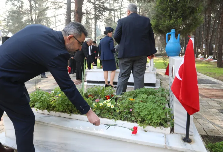 Bursa İnegöl’de Çanakkale şehitleri törenle anıldı
