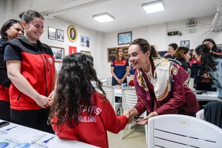 İzmir'de zorlu mesleğin kahramanları ile ESHOT buluşması