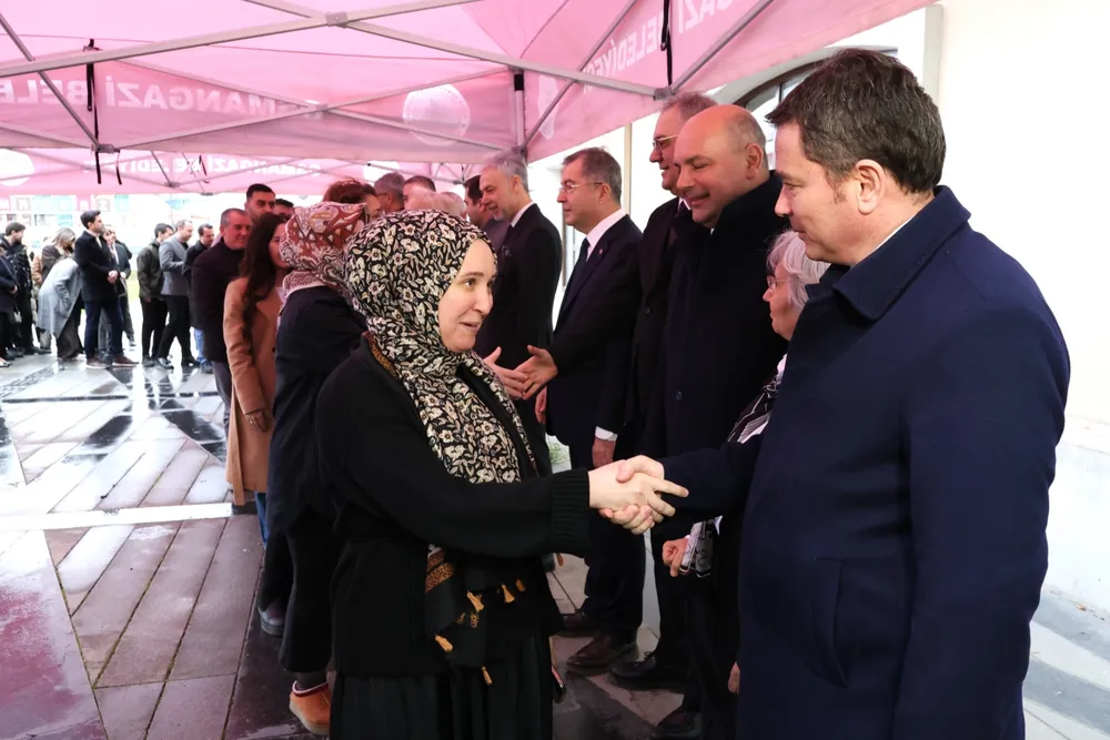 Bursa Osmangazi'de Başkan Aydın personeliyle tek tek bayramlaştı