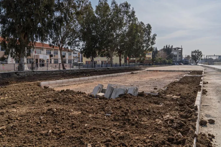 İzmir'de atıl alanlar parka dönüşüyor
