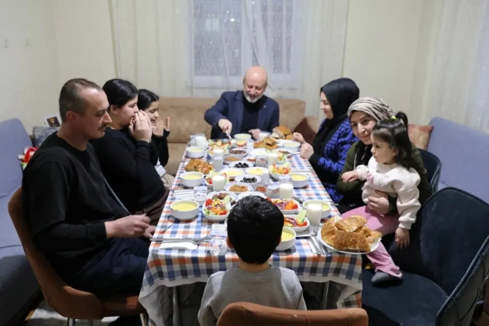 Mustafa Çolakbayrakdar Kayseri Kocasinanlıların gönlüne girdi