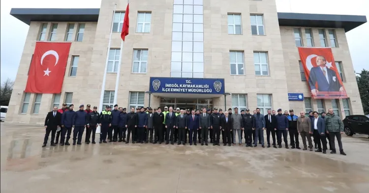 Bursa İnegöl’de protokol ve halk bayramlaştı