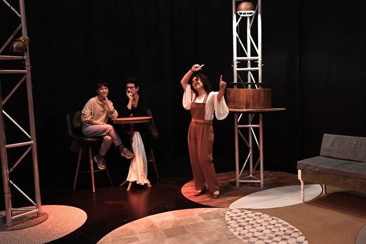 İzmir Bornova'da “Unutmak” fırtınası esti