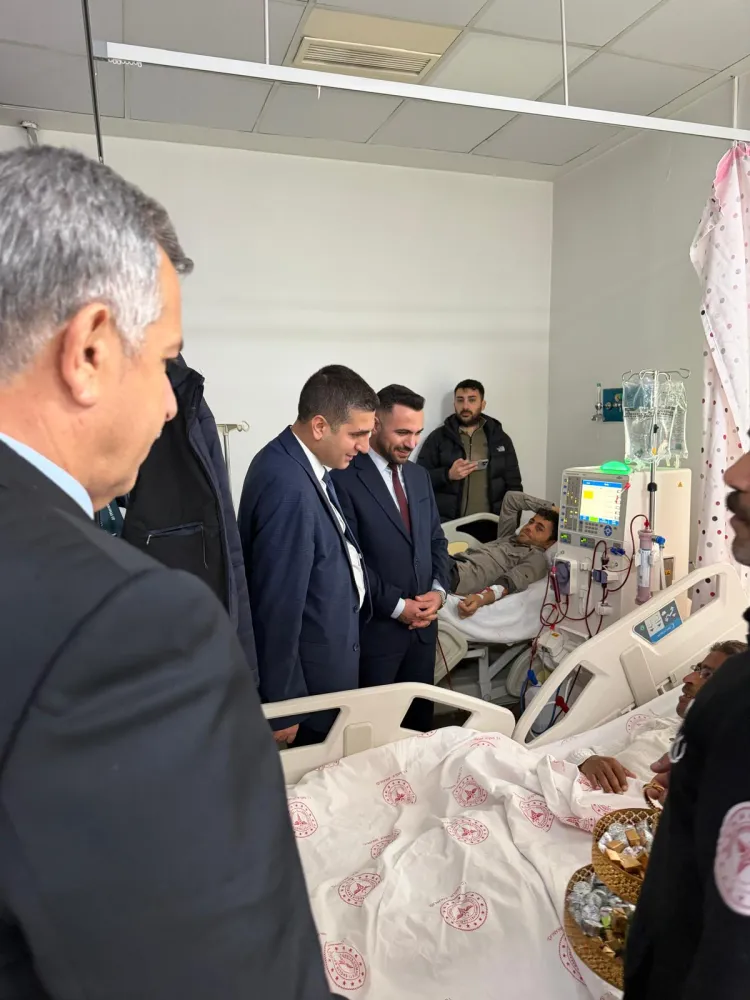 Batman Kozluk'ta bayramda sağlık çalışanlarına ve hastalara ziyaret