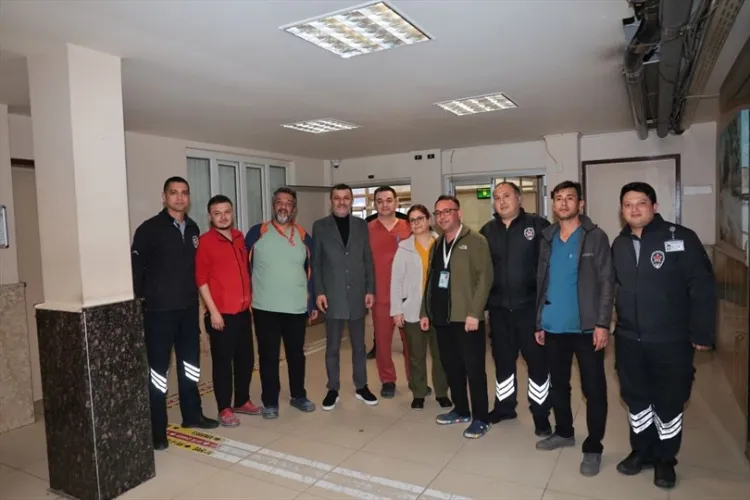 Denizli’de bayram mesaisindeki personele ve hastalara ziyaret