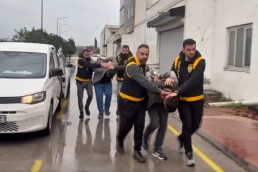 Adana’da hayvana şiddet görüntülerine 2 gözaltı!