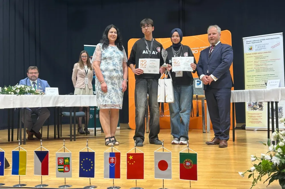 Bursa'da Yıldırım Ticaret MTAL’den Avrupa’da robotik zafer