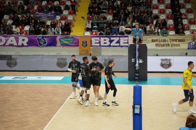 Efeler Ligi’nde normal sezon bitti