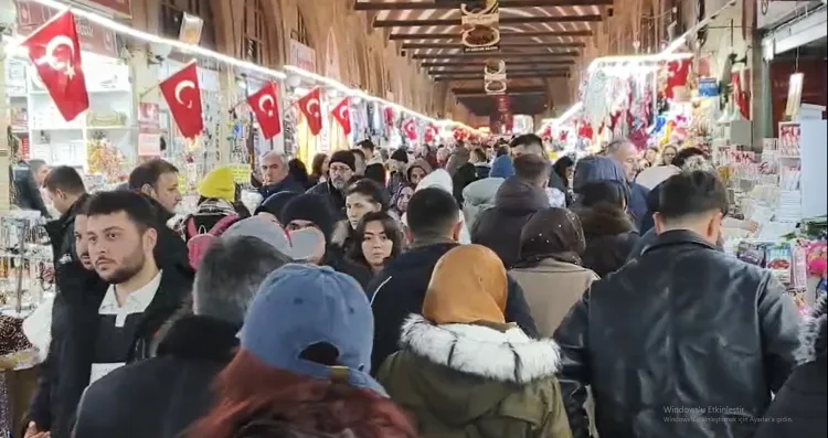 Edirne'de bayramda adım atacak yer kalmadı