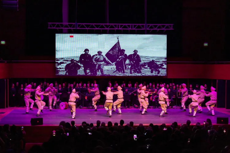 İzmir'de Çanakkale ruhu 'Uyan Memet' ile sahneye taşındı