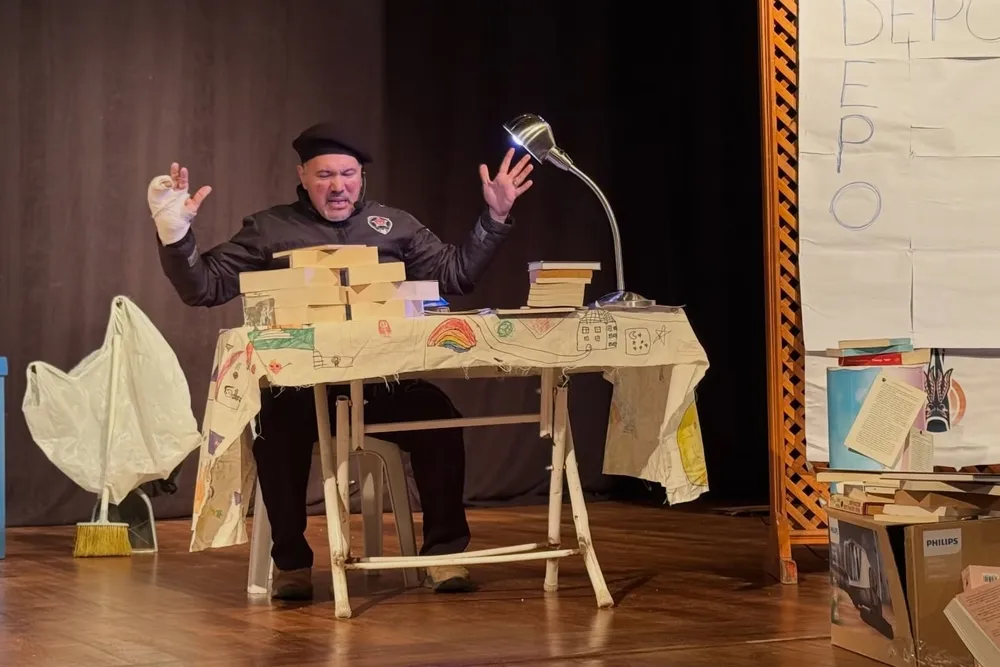 Gölcük'te Kütüphaneler Haftası’nda öğrencilere tiyatro keyfi