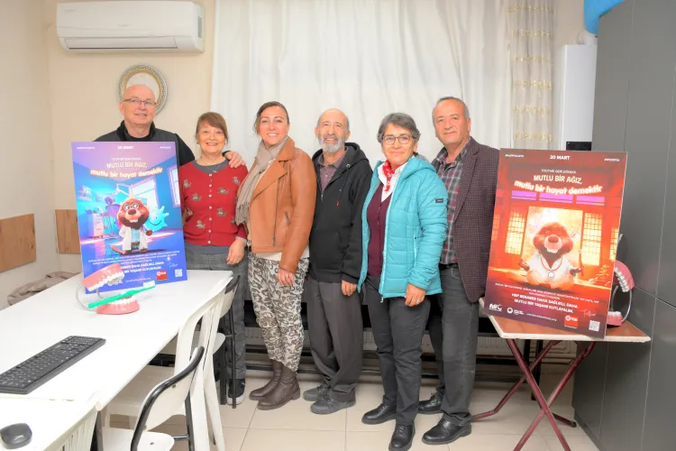 İzmir'de dişhekimleri diş sağlığının önemine dikkat çekti