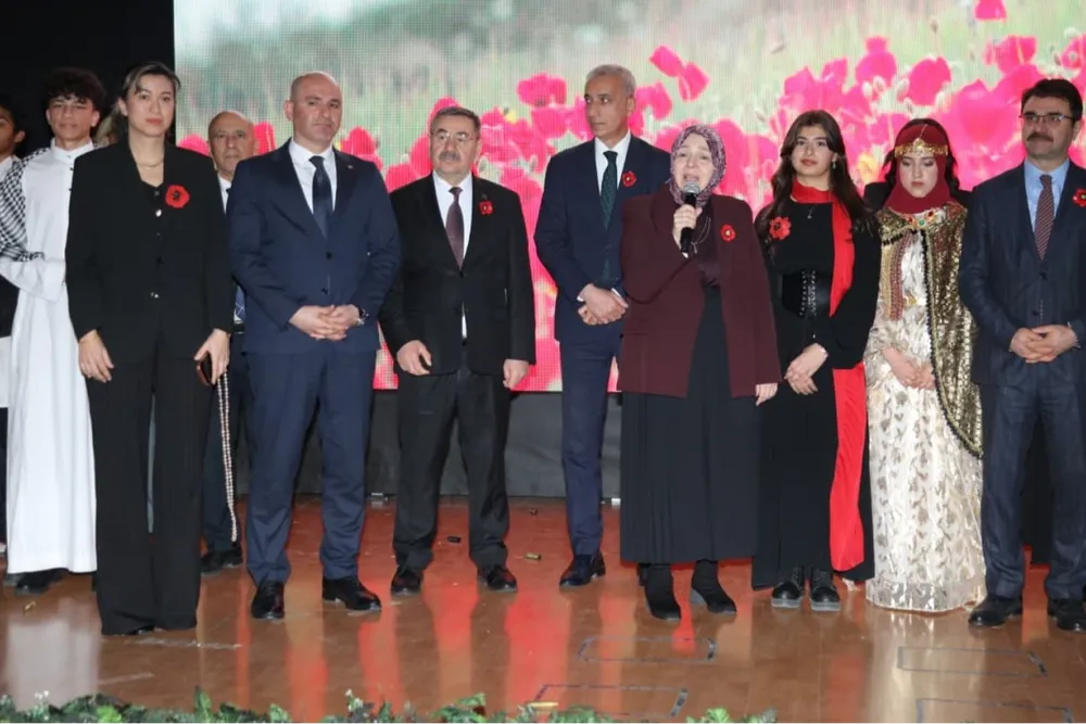 Ankara'da lise öğrencileri Çanakkale ruhunu sahneye taşıdı