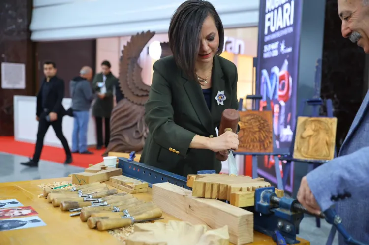 İzmir Karabağlar Belediyesi’nden mobilya sektörüne güçlü destek