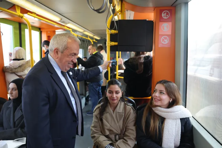 Bursa Nilüfer'de Başkan Özdemir’den mesai öncesi metro sürprizi