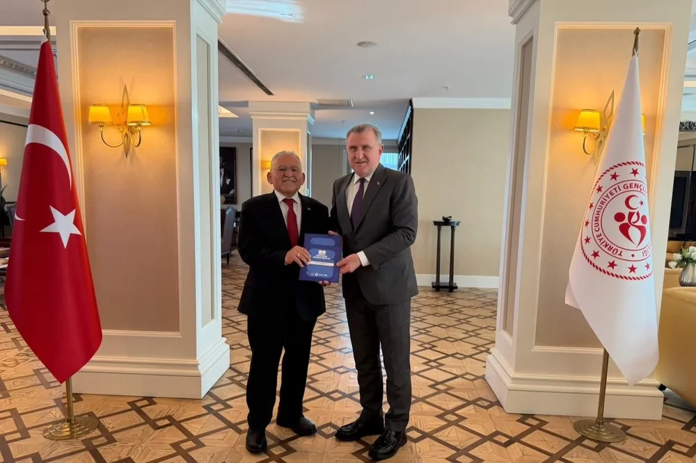 Memduh Büyükkılıç'tan Ankara çıkarması