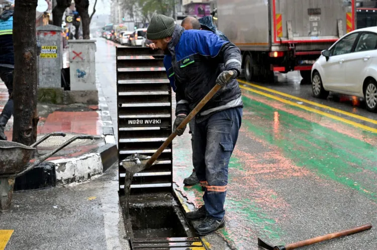 Manisa sağanak yağışa karşı seferber