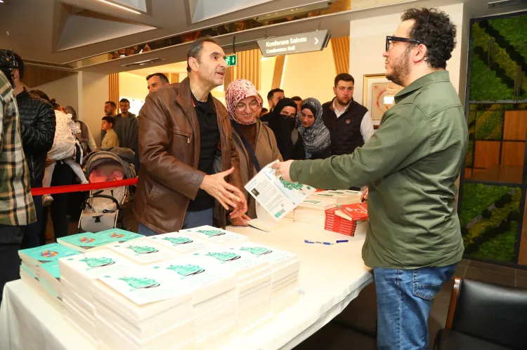 Gaziantep’te “İnsan Aklının Sırları” söyleşisi yoğun ilgi gördü