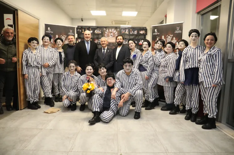 Kocaeli'de İzmit’in yeni sanat sahnesi açıldı