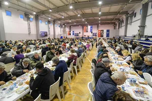 İzmir Büyükşehir’in iftar sofrası Foça’da kuruldu