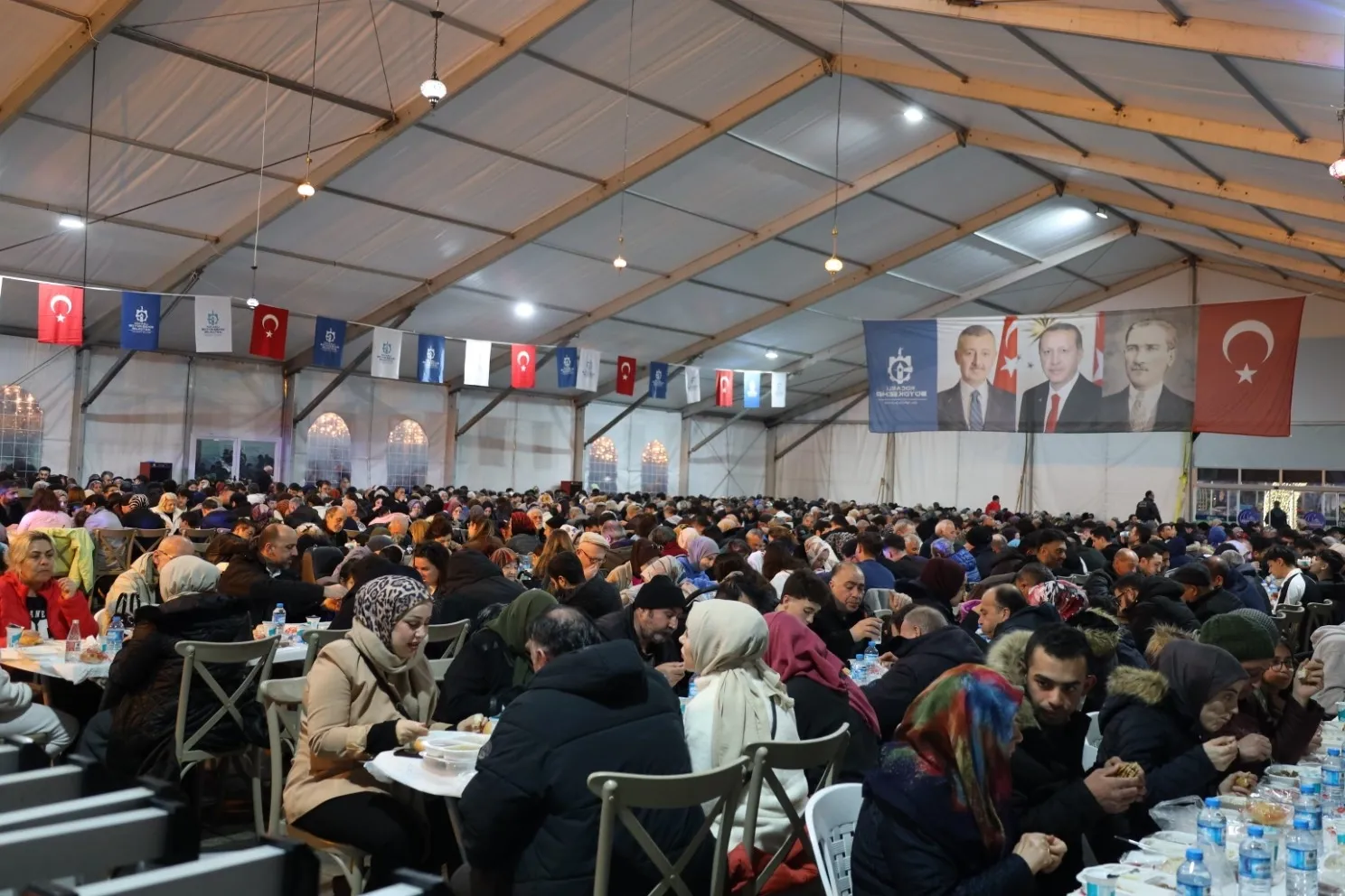 İzmit’in kalbi Büyükşehir Ramazan Çadırı’nda atıyor