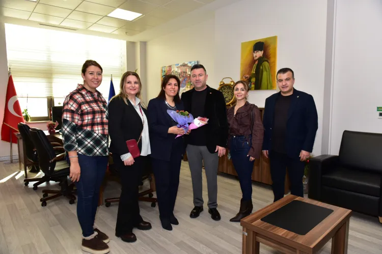 Bursa Büyükşehir'den kadınlar çiçek jesti