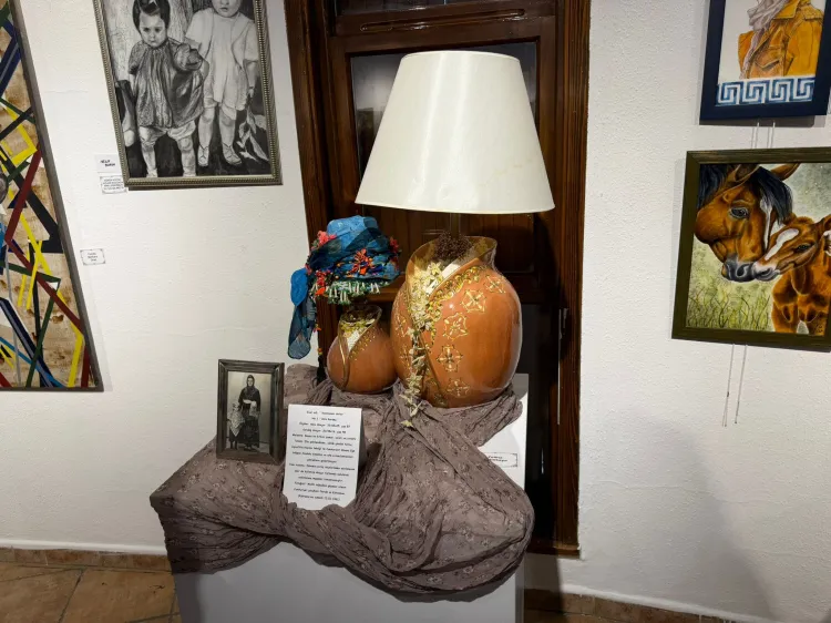 İzmit'te 'Ve kadın dokununca' sergisi kapılarını açtı