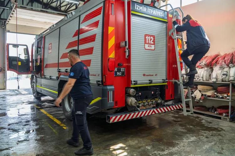 Alevlere meydan okuyan kadın... İzmir'de cesaretiyle örnek