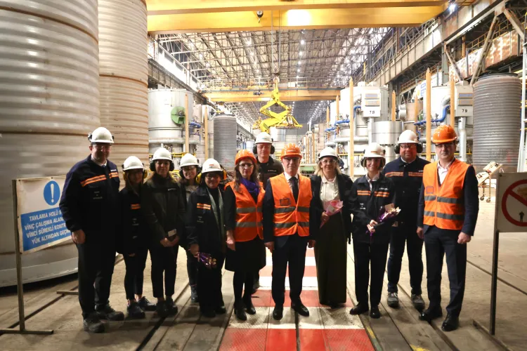 Bursa'da Başkan Bozbey'den kadın emekçilere anlamlı ziyaret