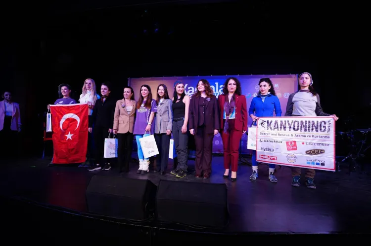 Manisa’da kadın sporcular Gelin Uçtu Kanyonu’nu geçti